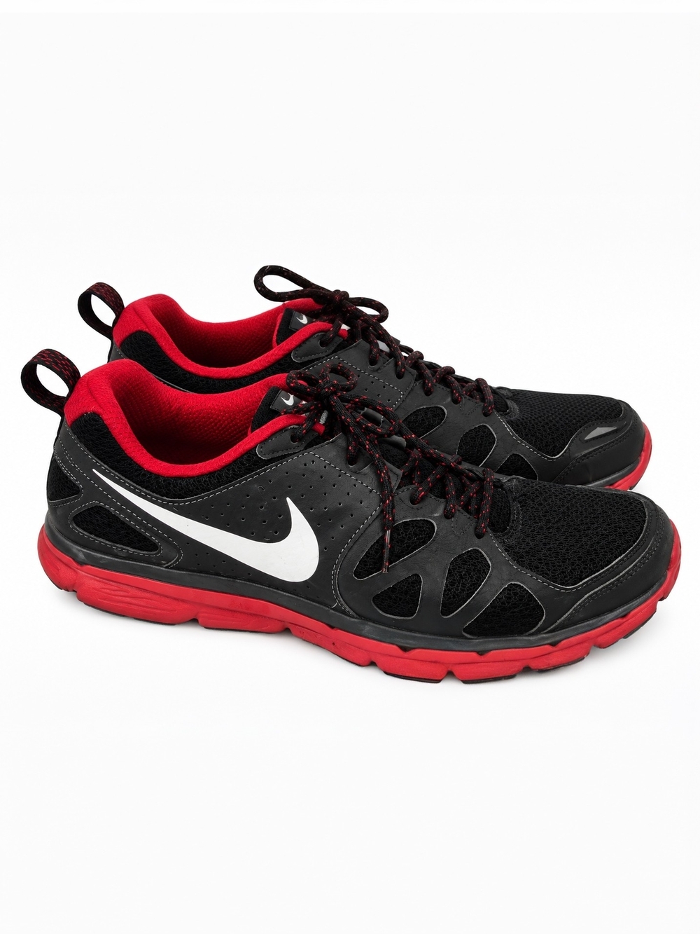 Nike Men’s 11 Black Red Training Shoes Sneakers 538548-002